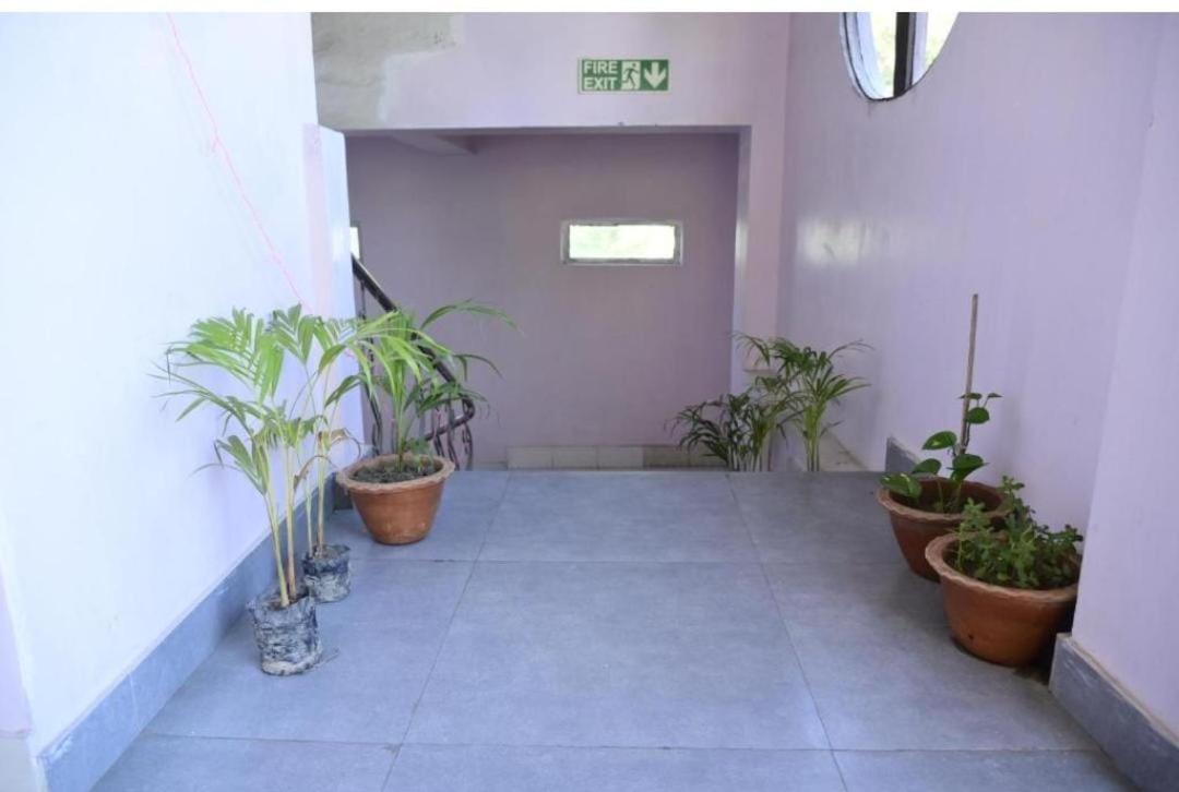 Quarto Inn グワーハーティー エクステリア 写真